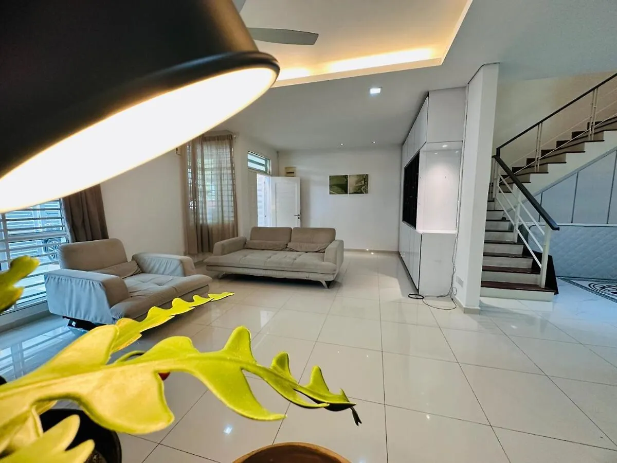 빌라 Shamrock Bay Haven 5Br Homestay For 22Pax At B Ferringghi 바투 페링기